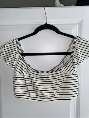 Vince Camuto Black & White Striped Ruffle Bikini Top Size Large